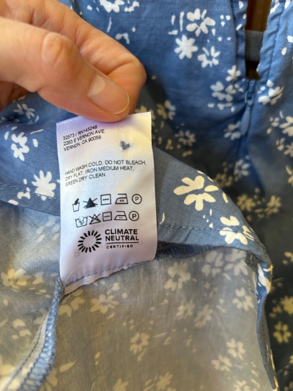 Reformation Isador Dress Blue Micro-Floral Deep V-Neck Button Detail Size 6 - Picture 11 of 11